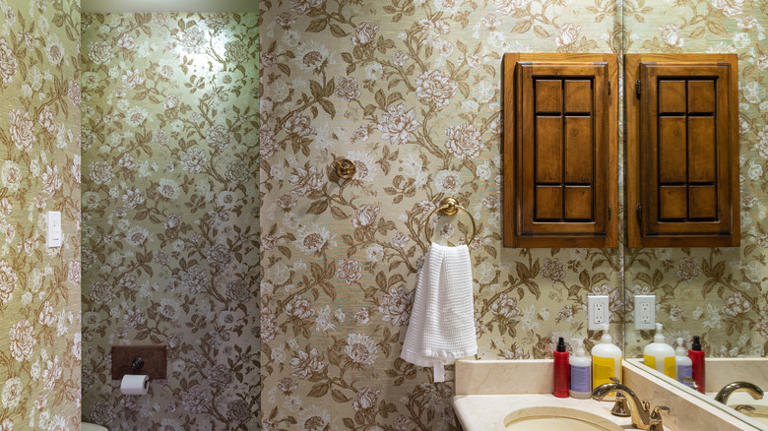 What You Should Know Before Renovating That Vintage Bathroom