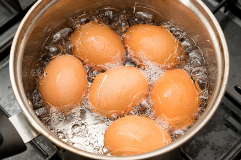 Mastering The Art Of Boiling Eggs How To Prevent Cracks