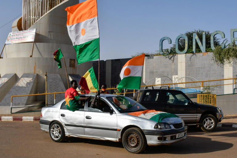 Des soutiens de l'Alliance des Etats du Sahel (AES) à Niamey le 28 janvier 2024 AFP