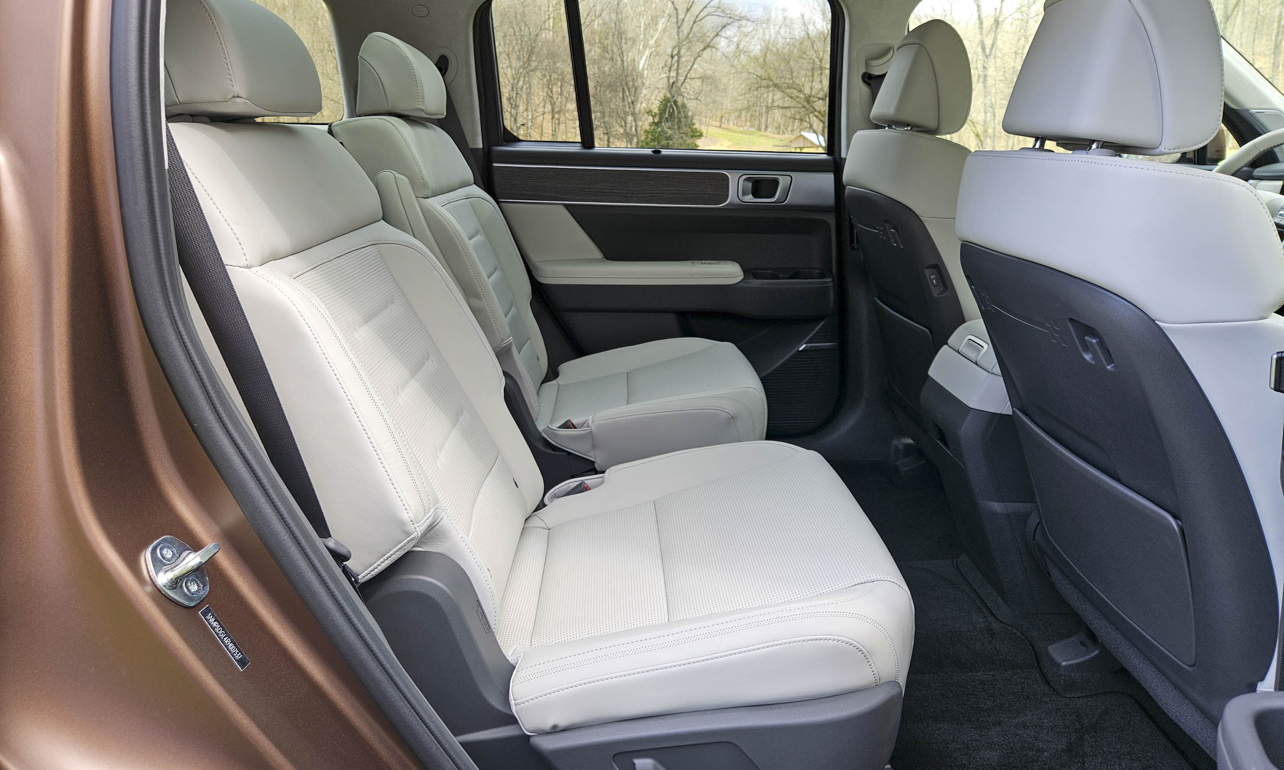 <p>          A three-passenger bench seat is standard in all trims except the Calligraphy, which has dual captain’s chairs. There’s plenty of legroom and headroom, and rear seat heaters are available for added comfort. Dual USB ports keep devices charged for rear seat passengers.         </p>