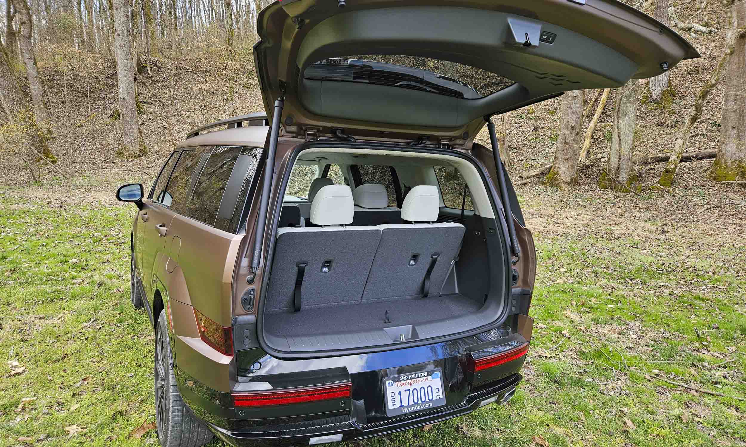 <p>          With its square design, the updated Santa Fe gets added cargo space vs. the outgoing version. The larger rear hatch provides a wide opening for easy loading and unloading, and with all seats in place, there’s a usable 14.6 cubic feet of storage.         </p>