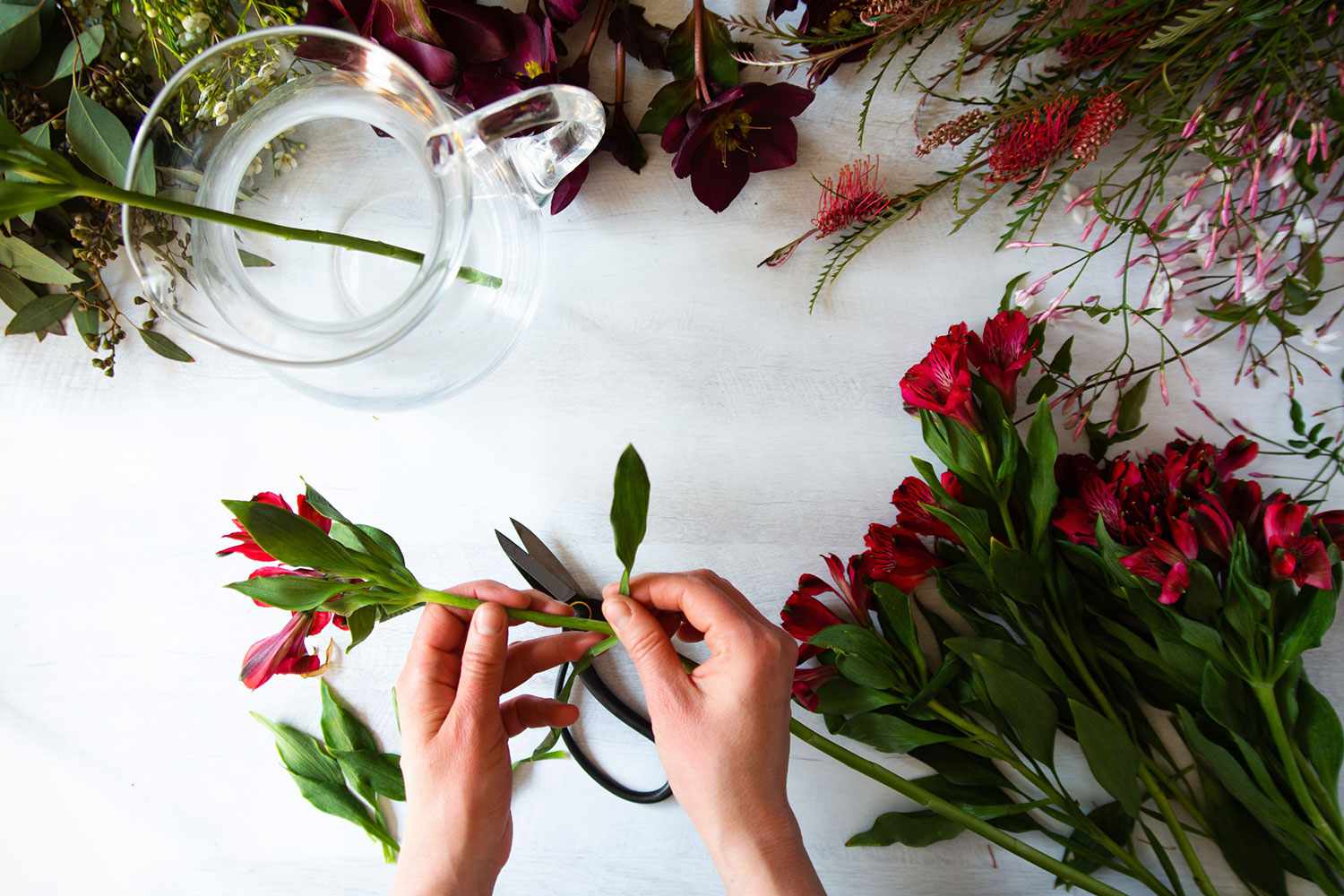 How Long Can Cut Flowers Last Without Being in Water? We Share the Answer