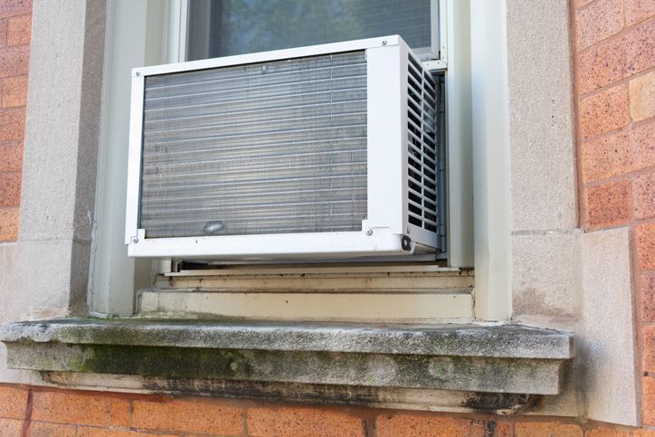 <p>In the U.S., homes, offices, and other indoor spaces rely on air conditioning as lifelines during the dog days of summer. Across the pond, Europeans take a more stoic approach to battling the heat, with many preferring traditional methods like ancient stone buildings and the occasional desk fan that might as well be powered by hamsters.</p>