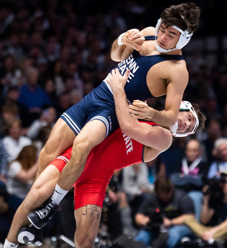 Carter Starocci's true test arrives as Penn State wrestling rolls in