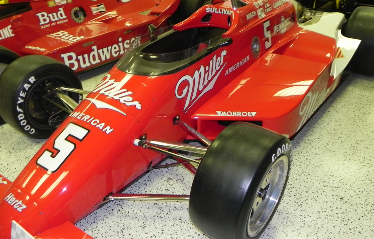 Shaping IndyCar Racing: 15 Historic Cars That Made History