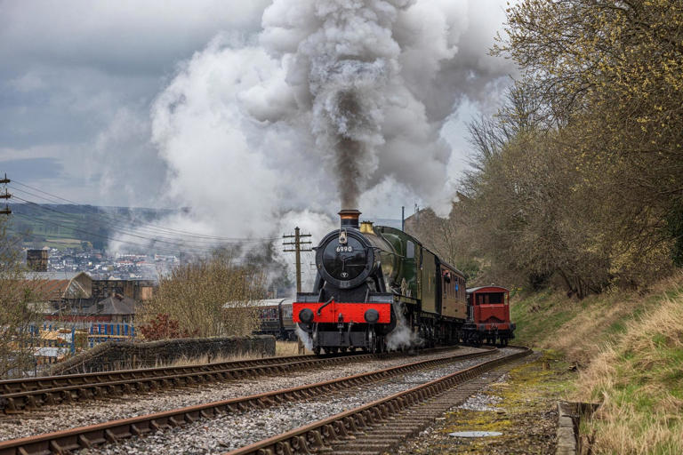 Keighley And Worth Valley Railway Photos Show Heritage Railway In All