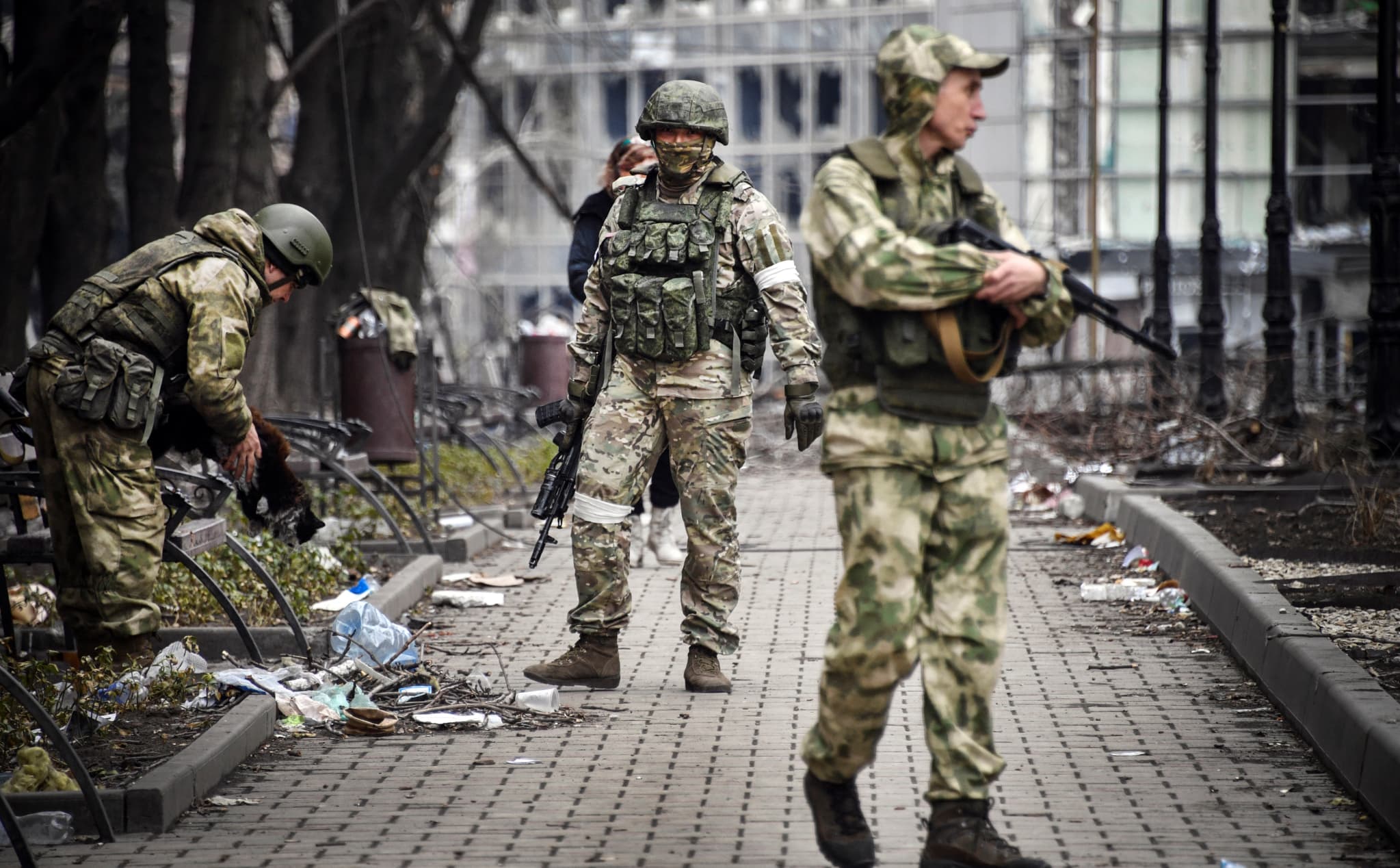 guerre en ukraine: les états-unis accusent la russie d'avoir usé d'un agent chimique contre des soldats de kiev