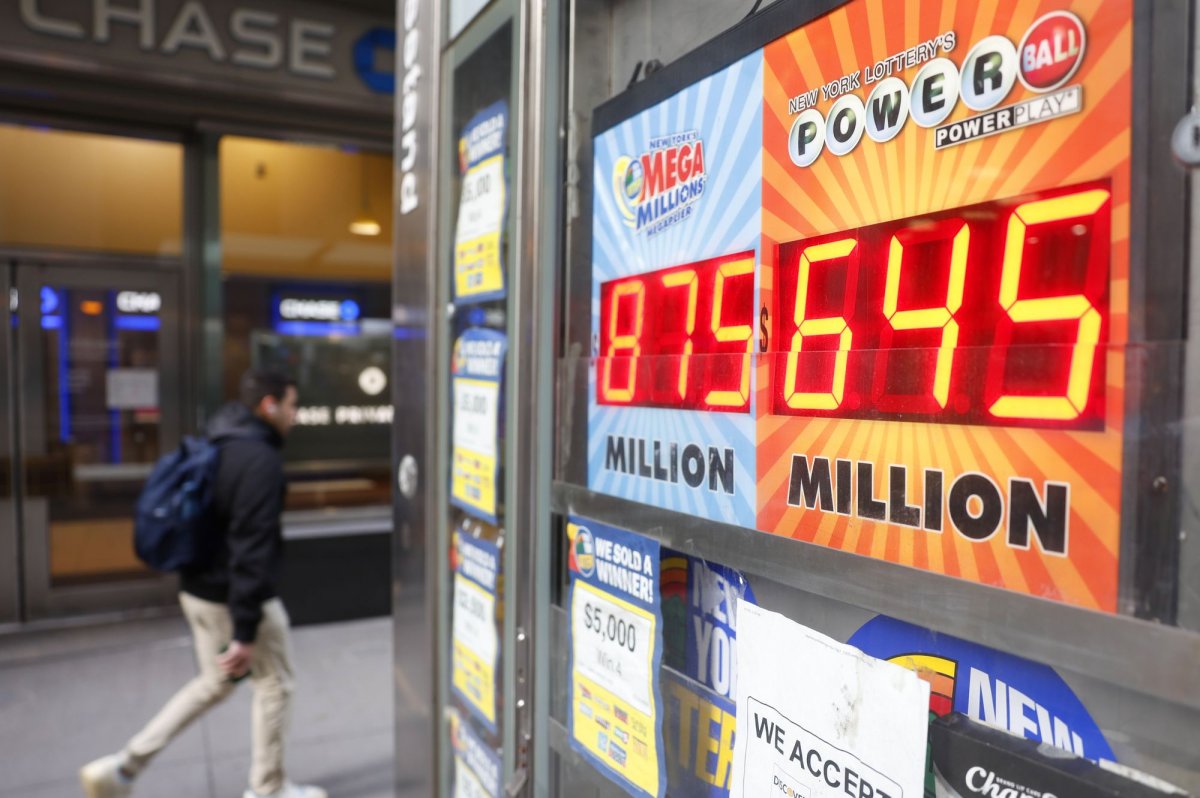 Powerball, Mega Millions Jackpots Each Approach $1 Billion