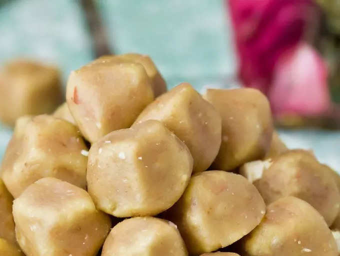 <p>Mathura ka Peda is believed to be Lord Krishna’s favorite sweet after Makhan Mishri. This sweet treat can be found in every nook and corner of the city and is one of the most popular prasad offered to the deity. This traditional sweet is made using condensed milk, sugar and is flavored with saffron, cardamom, or pistachios.</p>