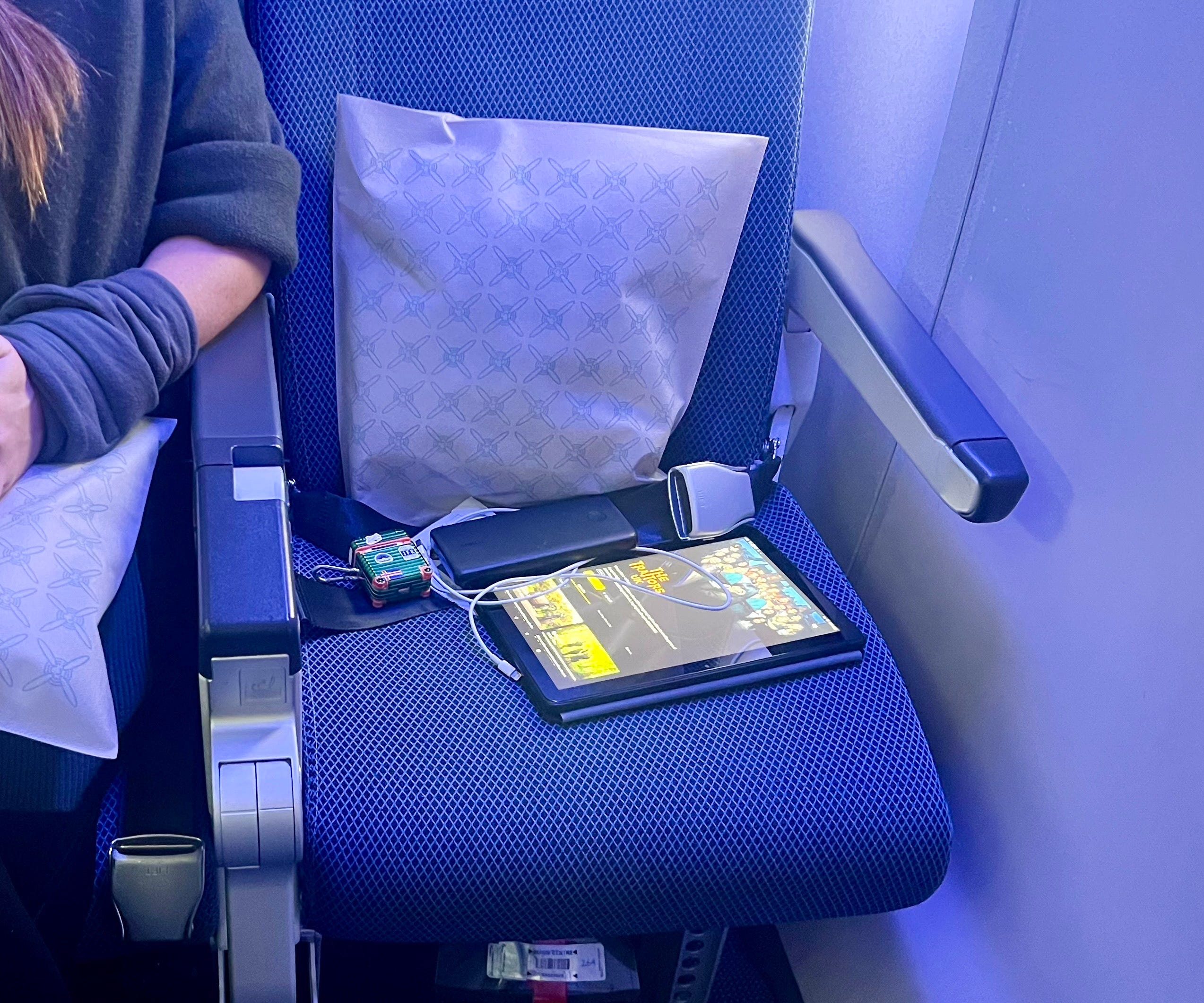 <p>In my experience, <a href="https://www.businessinsider.com/flew-united-economy-and-mediocre-compared-to-asian-airlines-2023-8#the-seat-was-as-i-remembered-it-with-a-seatback-screen-and-power-ports-as-well-as-the-ever-important-headrest-that-i-need-for-sleep-5">United has slimmer seats</a> that can get uncomfortable after six or seven hours across the Atlantic. </p><p>I didn't find this to be an issue on the British Airways flight to London, though.</p>