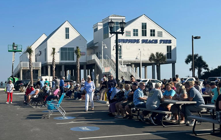 Surfside Beach won’t have grand-opening ceremony for new pier until fall, mayor says