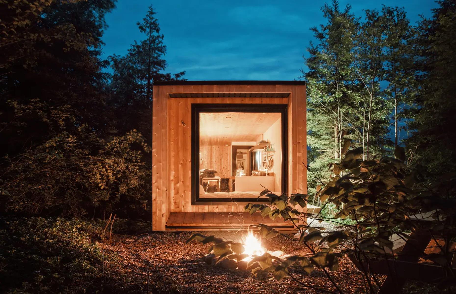 <p>Plus, guests can enjoy access to a private terrace with an outdoor fire pit and a hot tub that's located in the middle of the forest. What could be more relaxing than that?</p>