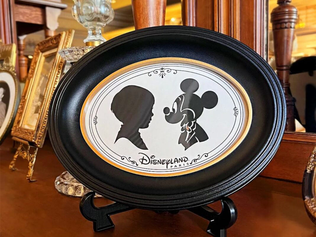 Silhouette Art Returning to Disneyland Paris After Several Years