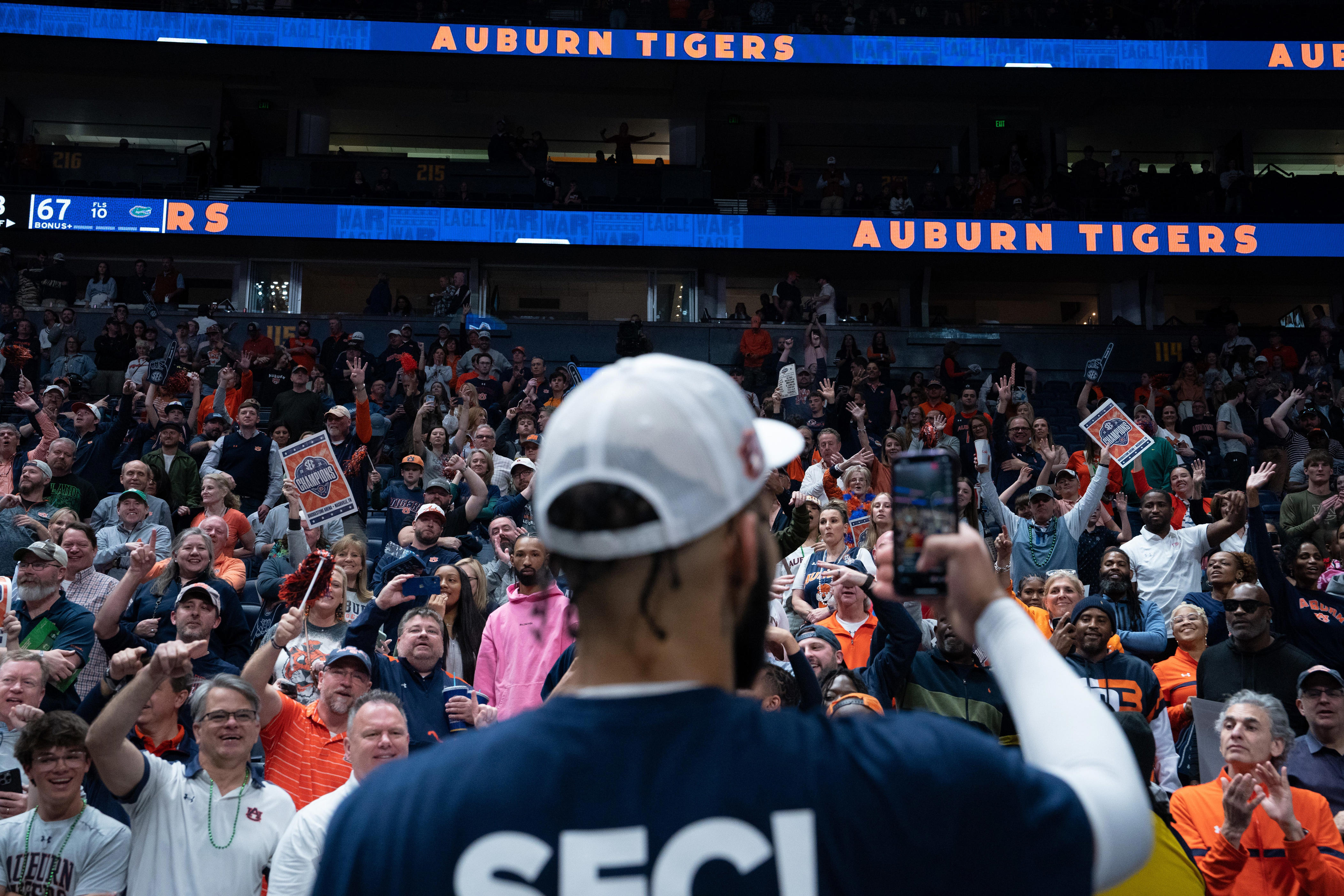 Auburn Basketball Star Johni Broome Set To Return To Tigers For Another ...