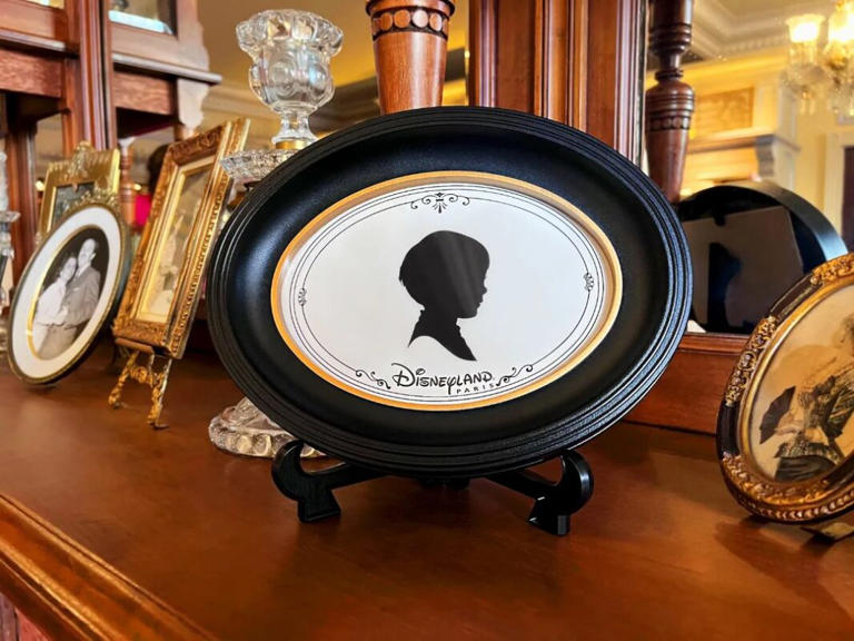 Silhouette Art Returning to Disneyland Paris After Several Years