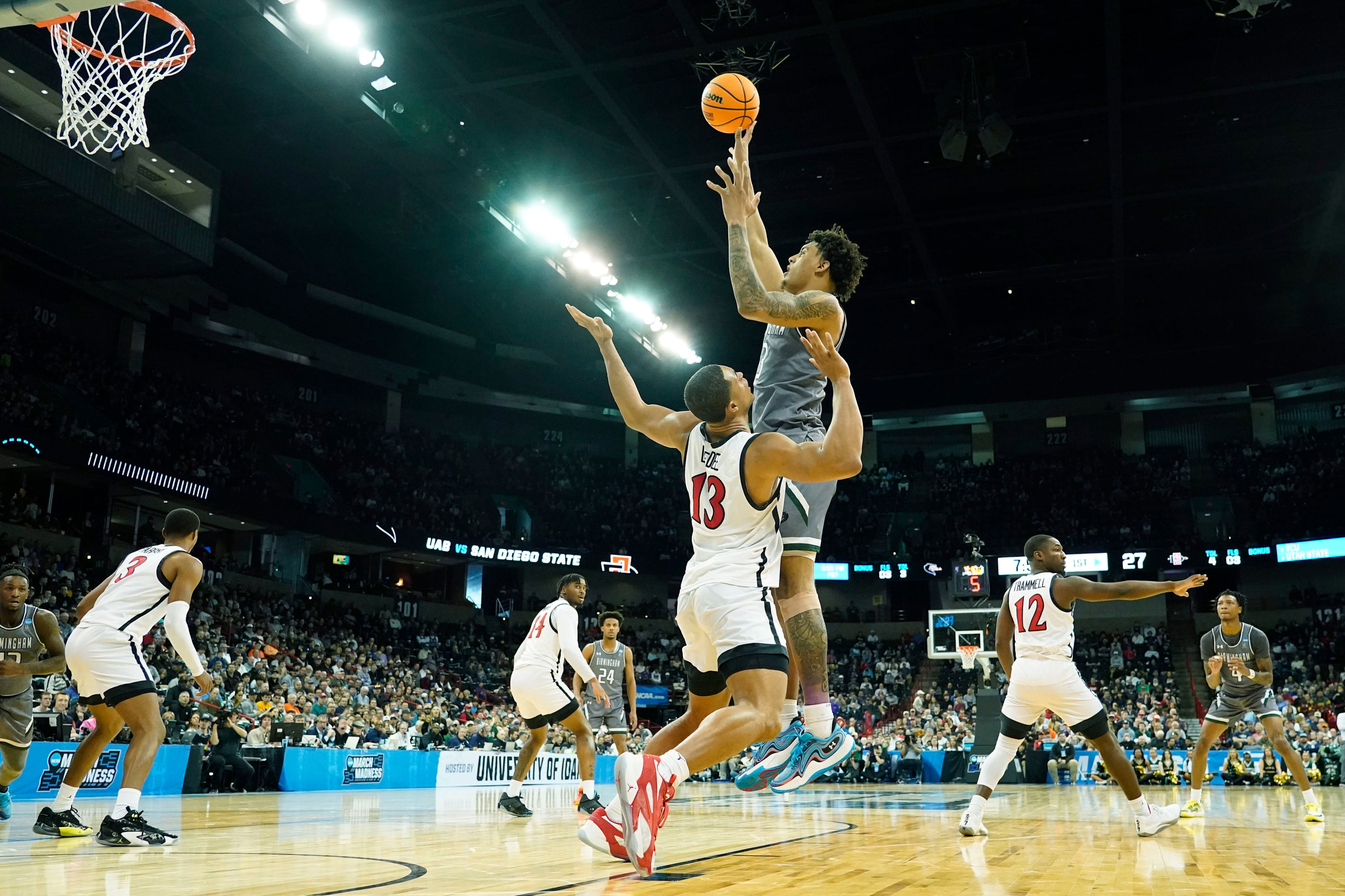 UAB Falls In First Round Of NCAA Tournament To San Diego State   BB1knmBN.img