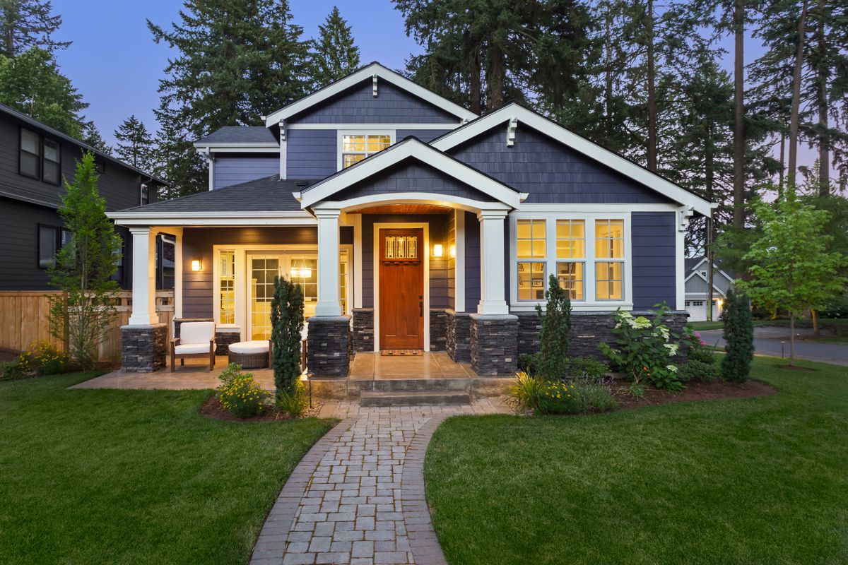 8 Exterior Paint Colors That Make Your House Look More Expensive ...