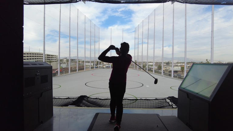 How do you play Atomic Golf, the newest entertainment stop on Las Vegas ...