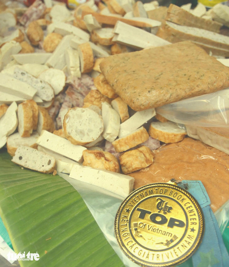 Mâm bánh mì cụ Lý hơn 70 năm bán sớm ở Sài Gòn