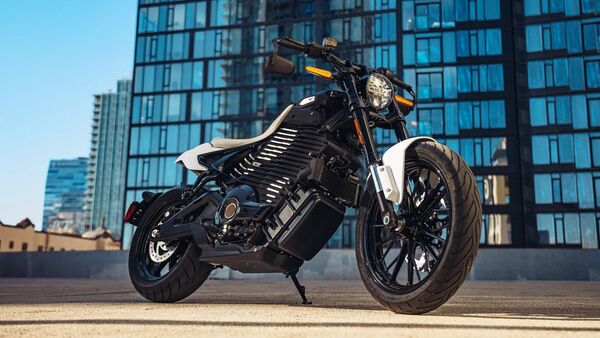 harley’s livewire s2 mulholland electric cruiser revealed with 195 km range