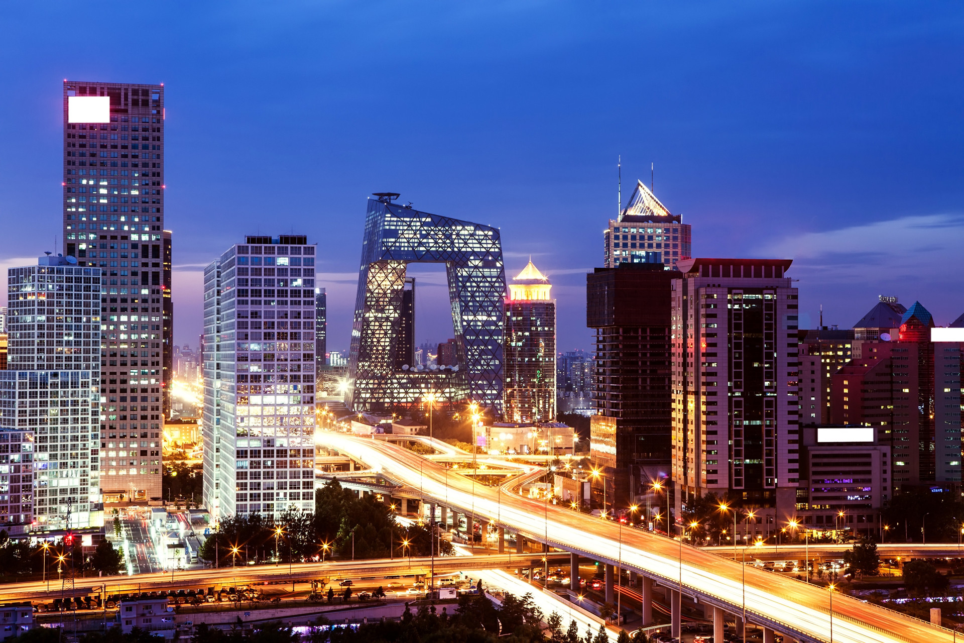Les infrastructures de Pékin ont connu une formidable croissance depuis que la ville a accueilli les Jeux olympiques de 2008. Son paysage dévoile l'étonnant siège des CCTV Headquarters, dont la forme est aussi moderne qu'inédite.<p>Tu pourrais aussi aimer: </p>