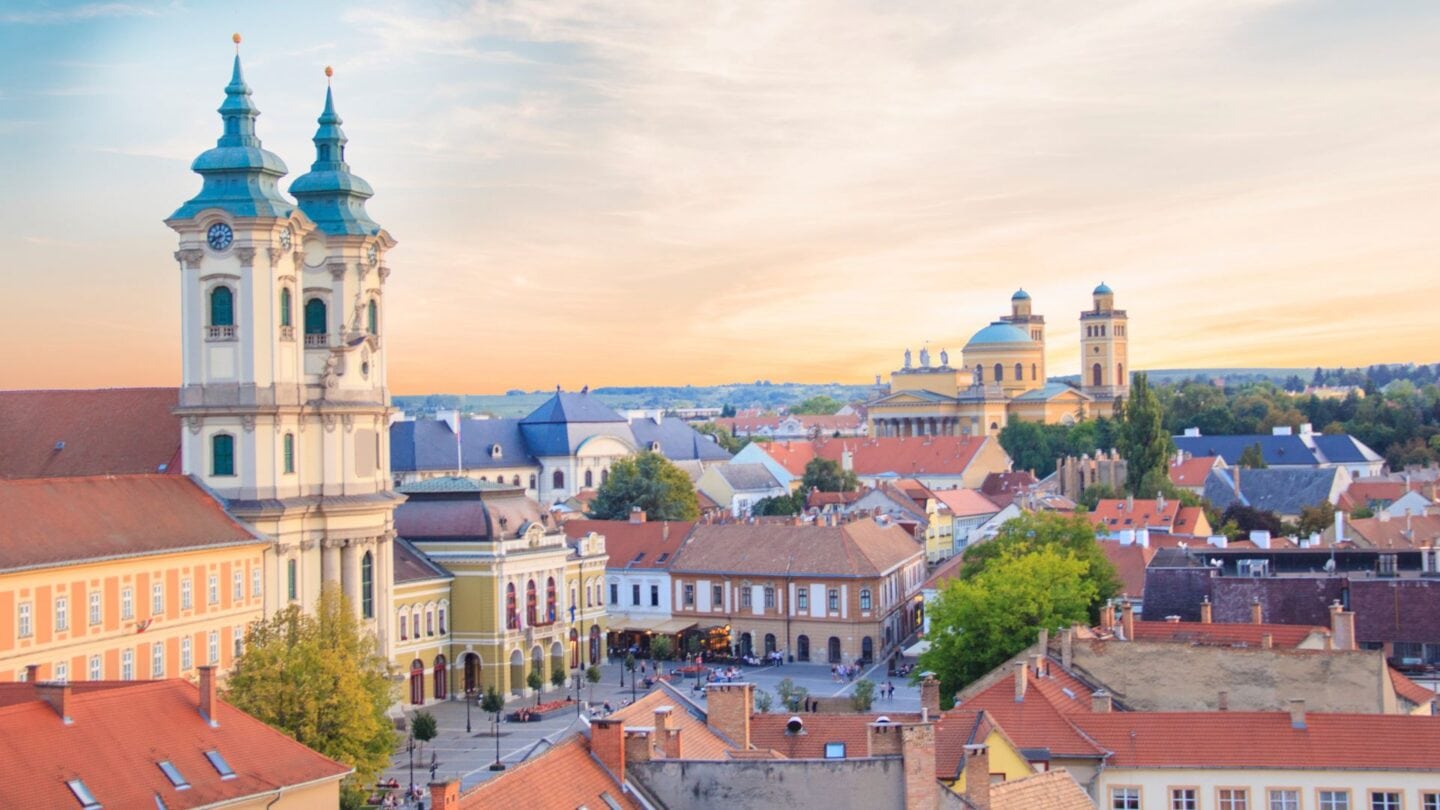 <p>Boasting the iconic Eger Castle and baroque churches, Eger is an ideal destination for art lovers. The city's ‘Valley of the Beautiful Women' charming vineyards make it the perfect getaway for wine connoisseurs.</p>