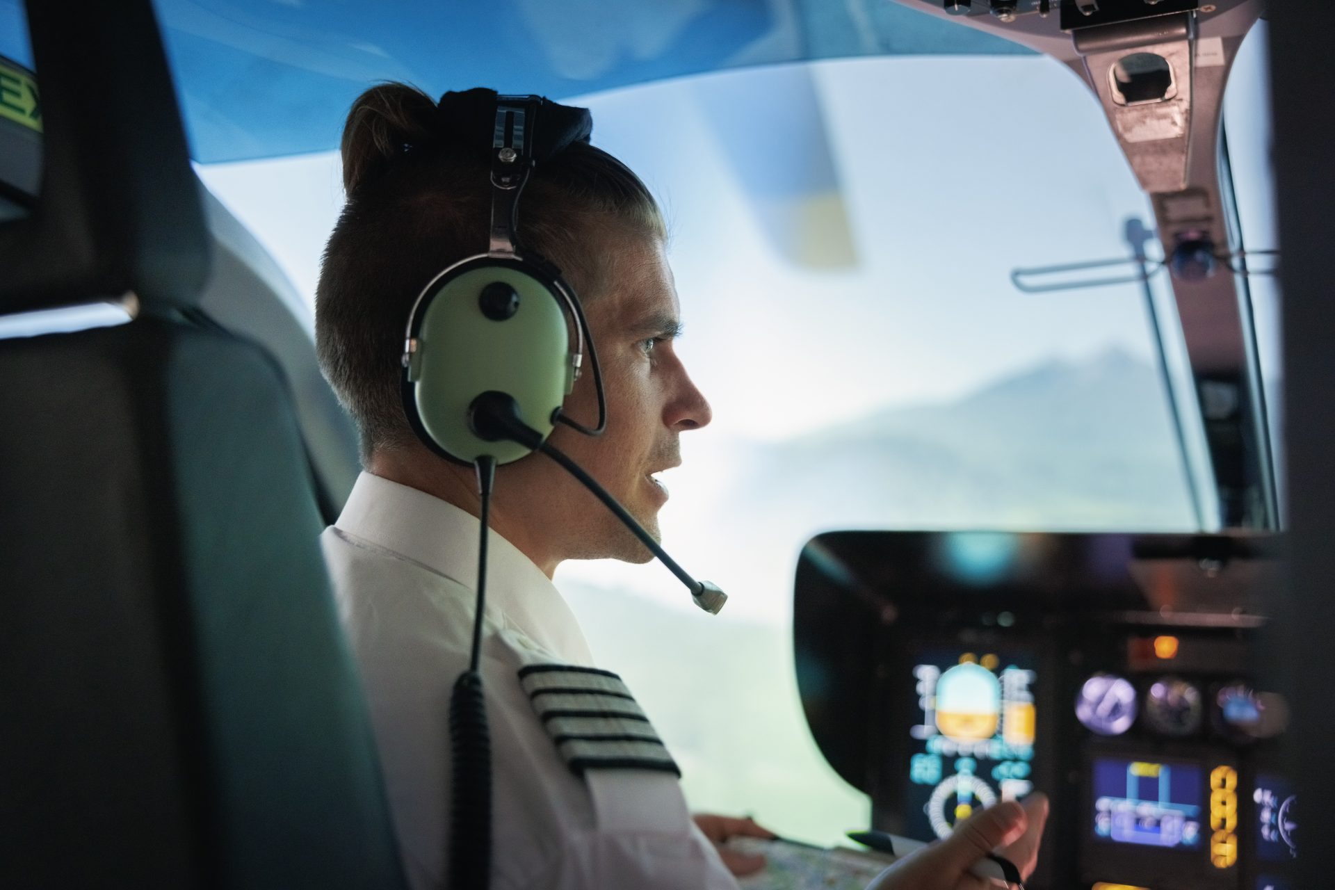 <p>Passing through a turbulent zone generates panic among those who are afraid to fly.<br> Patrick Smith, a pilot and writer, may be able to alleviate your fear. He has published a column on Salon.com for ten years now. It's called: "Ask the Pilot".</p>