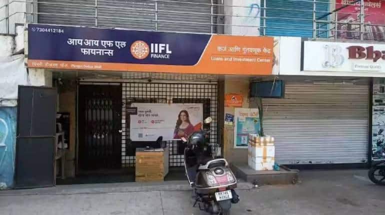iifl finance announces rs 1,272-cr rights issue at rs 300 per share; here are the key dates
