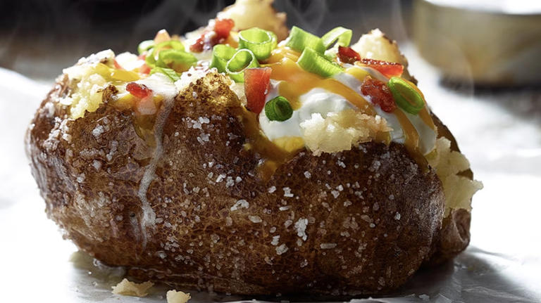 14 Chain Restaurants With The Absolute Best Loaded Baked Potatoes