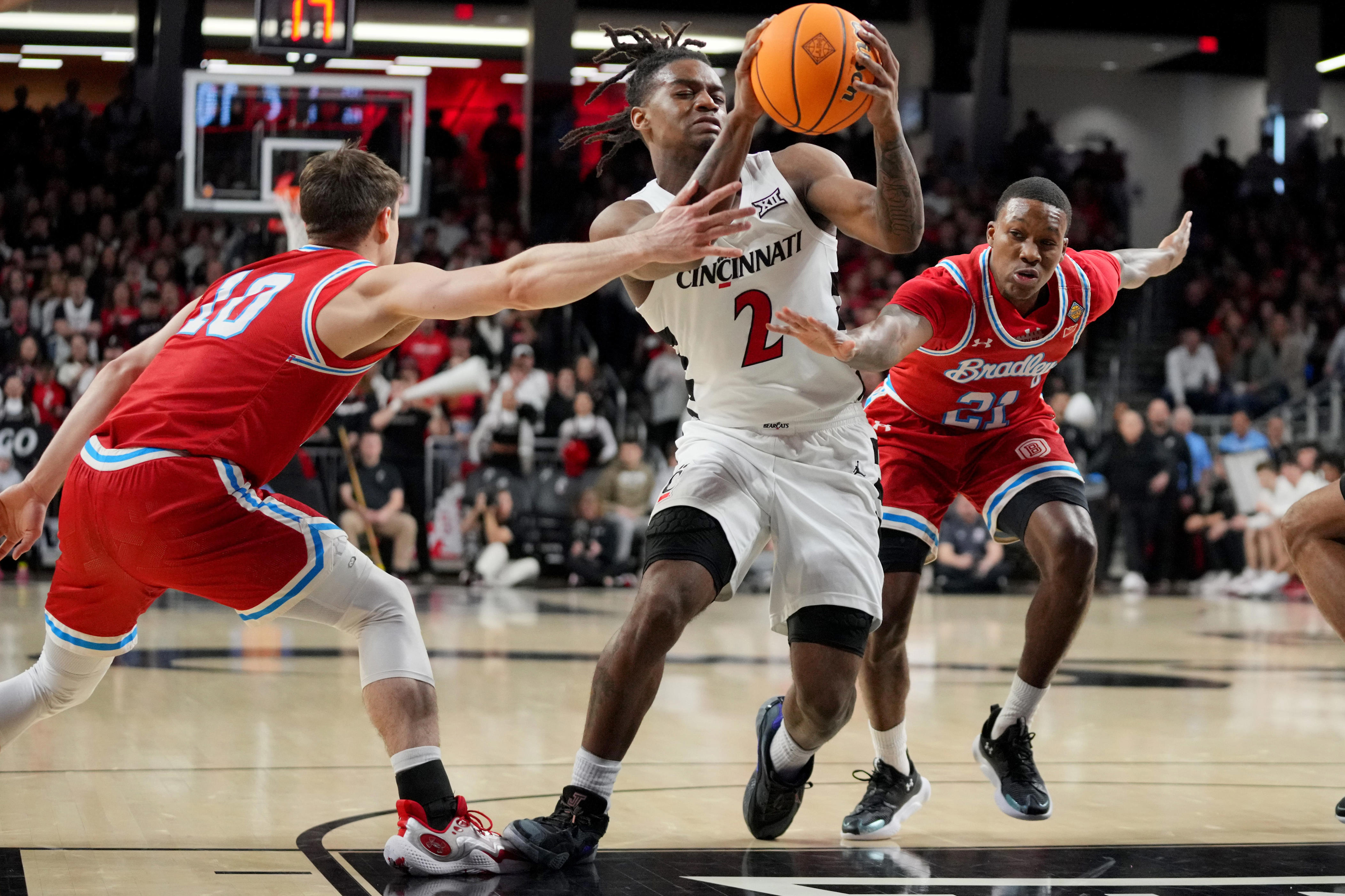 Cincinnati Bearcats Basketball Beats Bradley In Second Round Of NIT