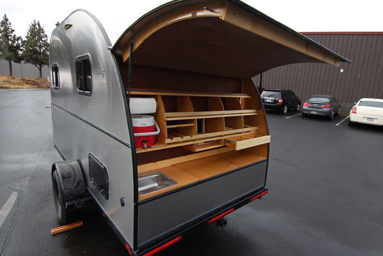 You can stand in this unique high-roof teardrop trailer (and it sleeps ...