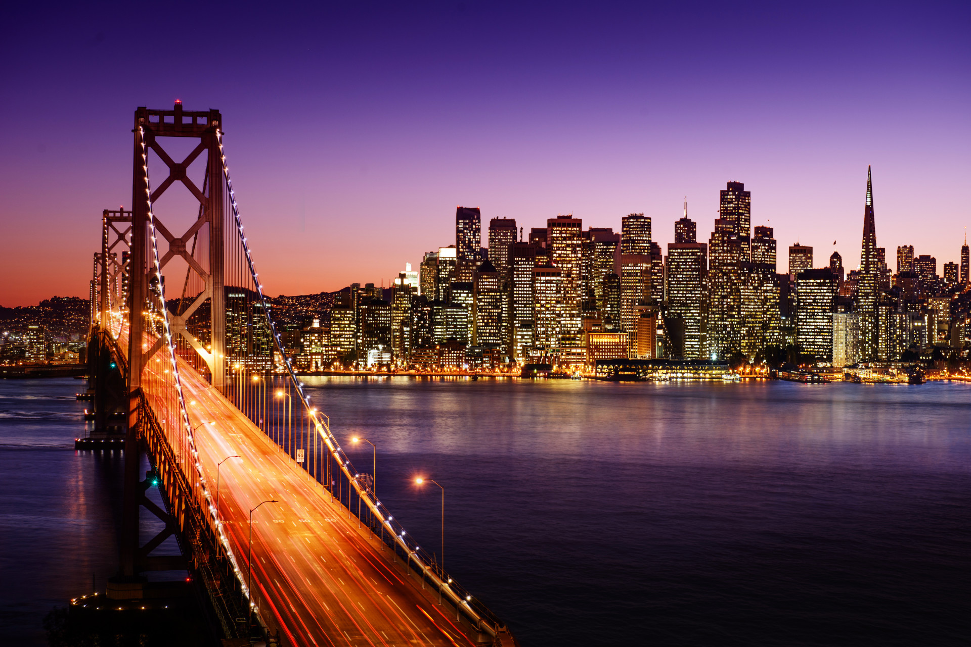 L'emblématique Golden Gate, dans la baie de San Francisco, permet à ce paysage urbain de se démarquer en beauté.<p><a href="https://www.msn.com/fr-ca/community/channel/vid-7xx8mnucu55yw63we9va2gwr7uihbxwc68fxqp25x6tg4ftibpra?cvid=94631541bc0f4f89bfd59158d696ad7e">Suivez-nous et accédez tous les jours à du contenu exclusif</a></p>