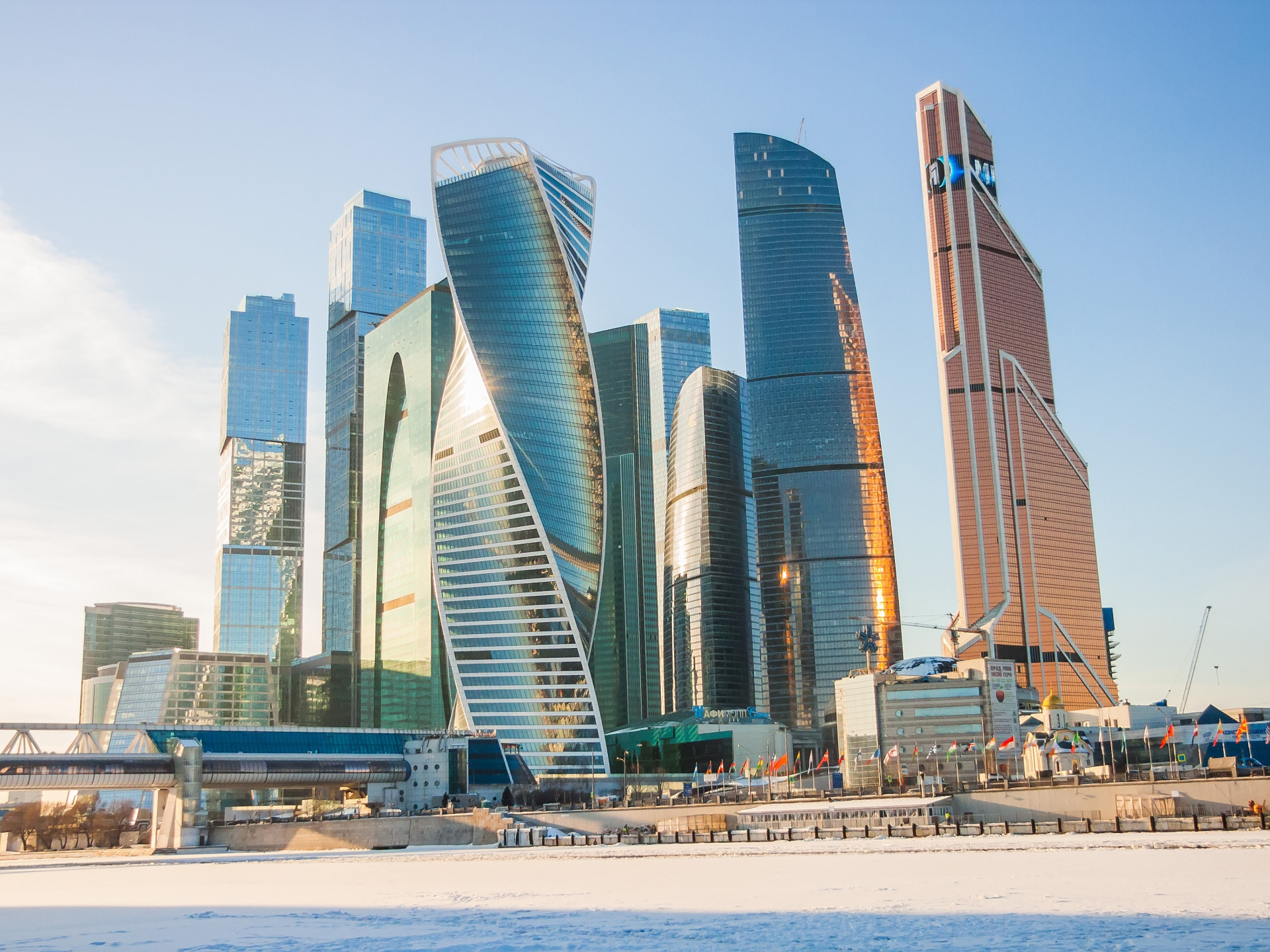 Le centre-ville de Moscou présente un étonnant éventail de bâtiments modernes qui reflètent parfaitement la richesse de la population.<p><a href="https://www.msn.com/fr-ca/community/channel/vid-7xx8mnucu55yw63we9va2gwr7uihbxwc68fxqp25x6tg4ftibpra?cvid=94631541bc0f4f89bfd59158d696ad7e">Suivez-nous et accédez tous les jours à du contenu exclusif</a></p>