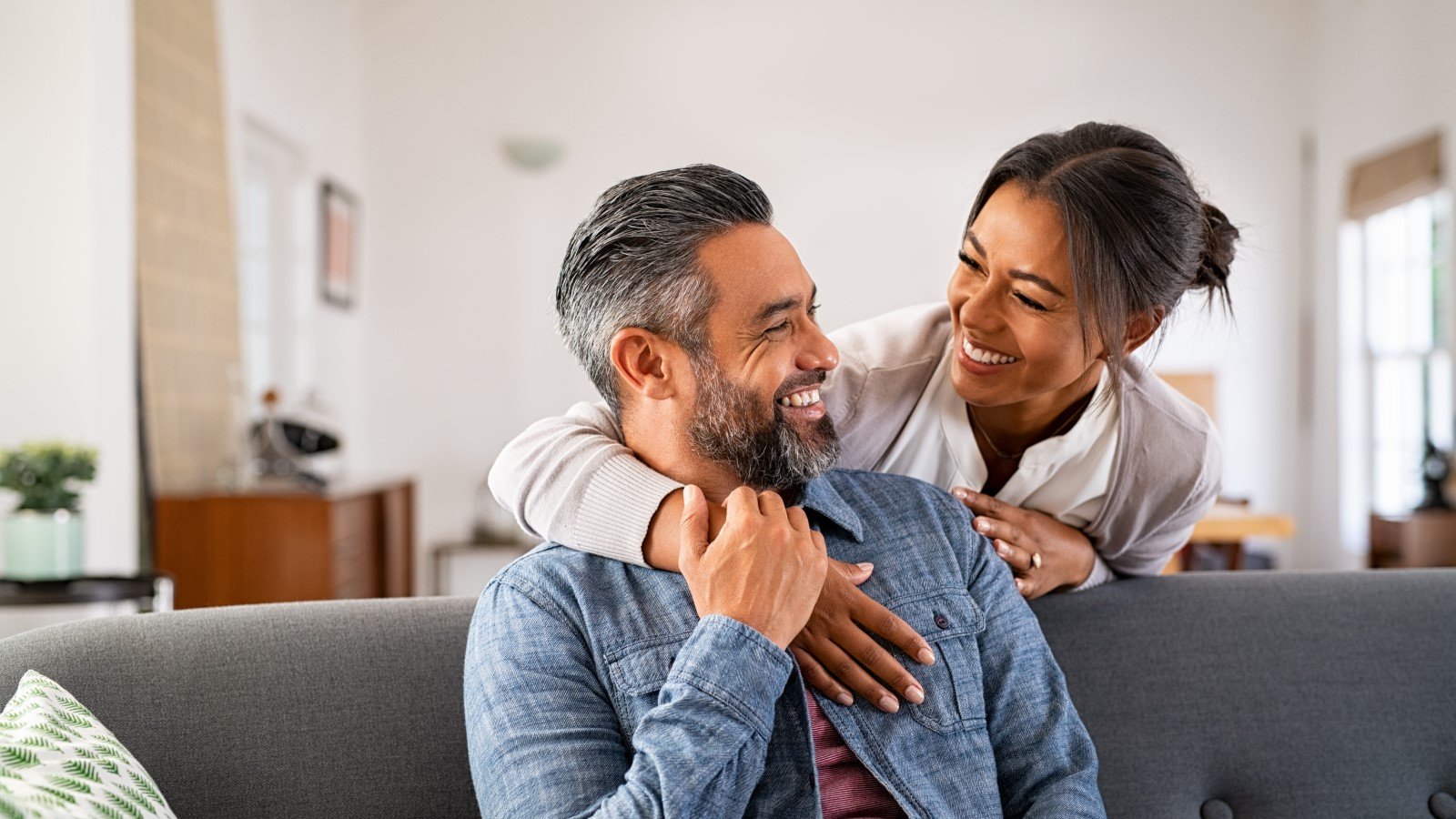 <p><span>When money is tight, staying home with your partner and binge-watch shows or scrolling endlessly on your phone is tempting. But a healthy relationship requires actively doing things together. </span></p> <p><span>Even when money is tight, there are options available! Be romantic and show up for your partner. Here are 18 great date ideas that cost little to nothing.</span></p>