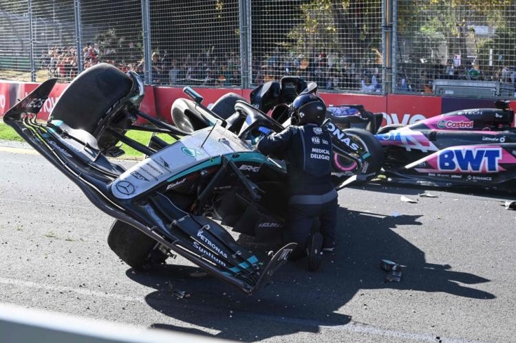 VIDÉO - F1. « Drapeau Rouge, Drapeau Rouge ! » : La Radio De Russell ...