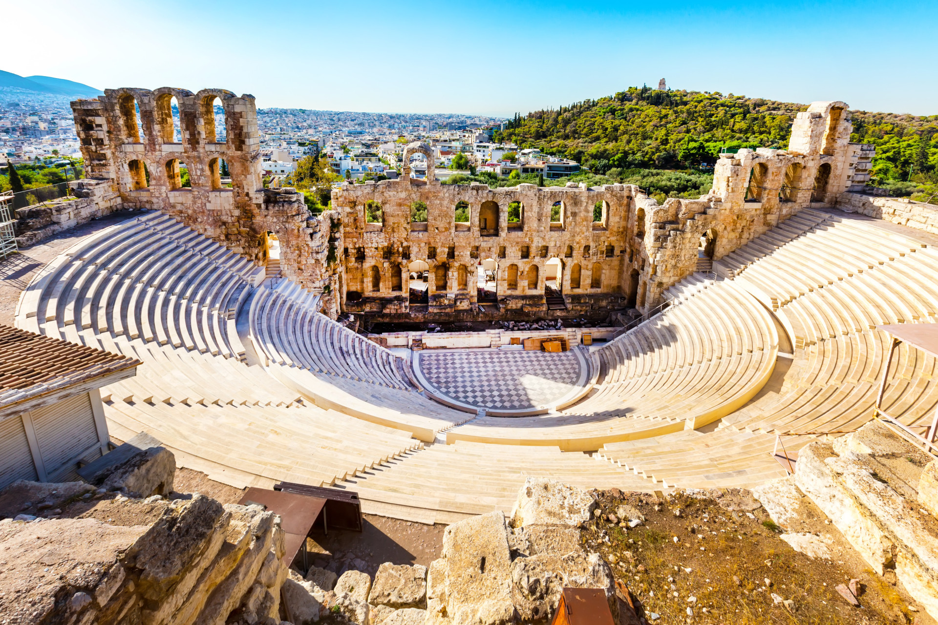 Si la cuisine grecque n'a pas suffit à vous convaincre, peut-être que ces vestiges de la Grèce antique sauront mieux vous charmer. Ces ruines datent de plusieurs milliers d'années. Le Parthénon et le théâtre d'Épidaure, entre autres, font de la Grèce le pays disposant du plus grand nombre de patrimoines inscrits à l'UNESCO.<p><a href="https://www.msn.com/fr-fr/community/channel/vid-7xx8mnucu55yw63we9va2gwr7uihbxwc68fxqp25x6tg4ftibpra?cvid=94631541bc0f4f89bfd59158d696ad7e">Suivez-nous et accédez tous les jours à du contenu exclusif</a></p>