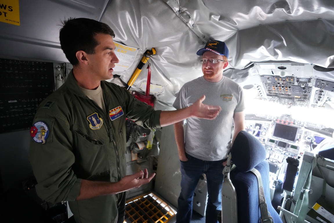 USAF Thunderbirds zip through the sky at Luke Days Air Show