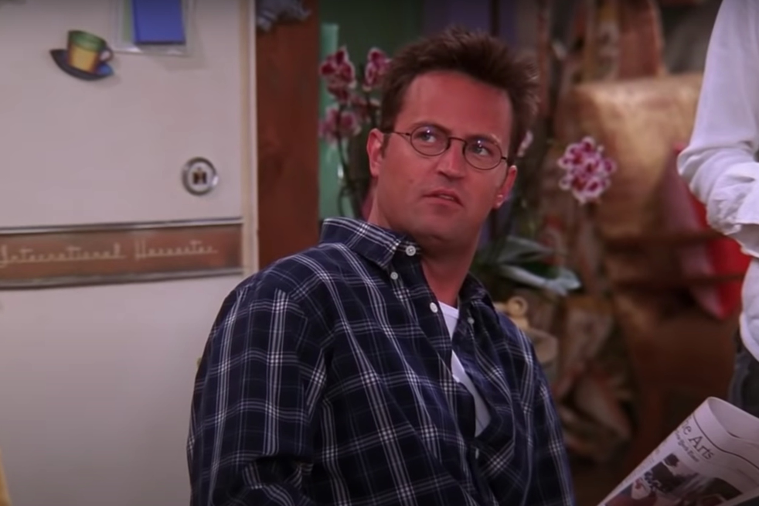 The 20 funniest Chandler Bing moments on ‘Friends’