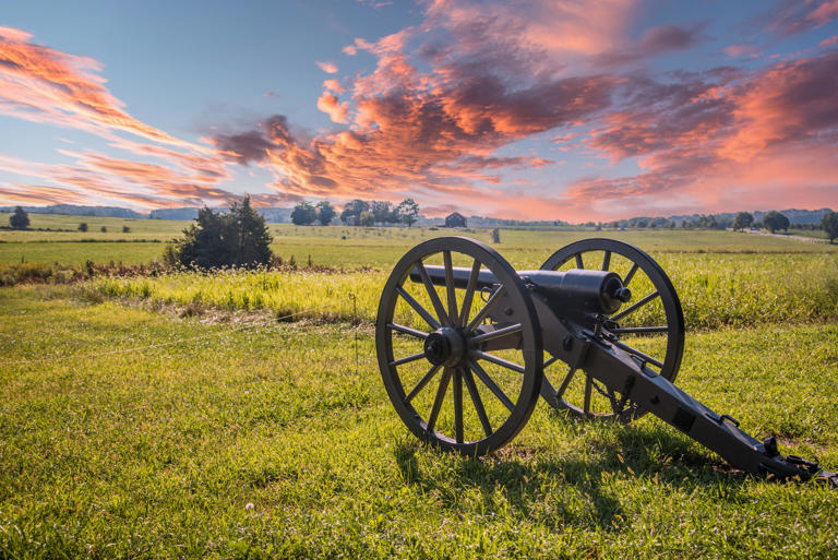 Cannon on the battlefield at Gettysburg