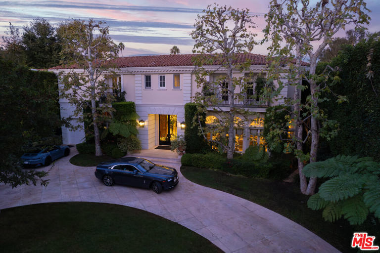 Inside the Menendez Mansion; the former home of Lyle and Erik and the ...