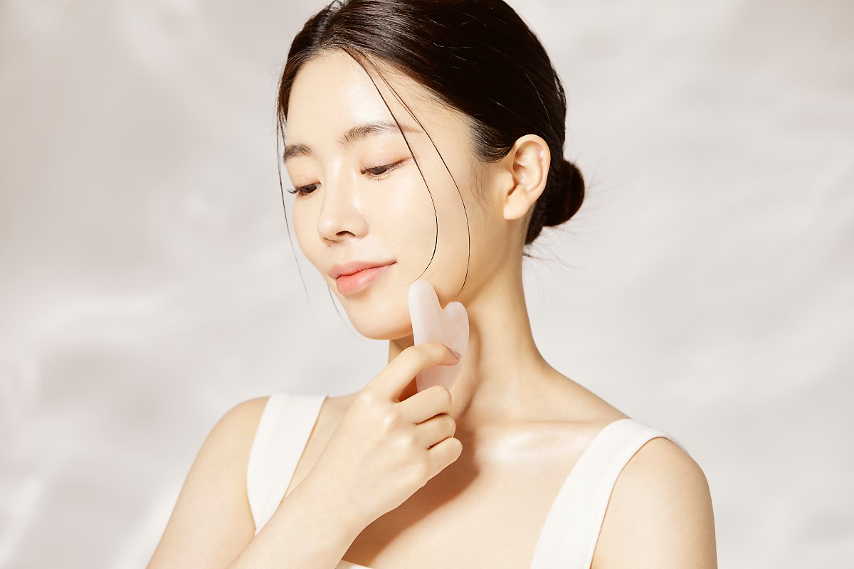 Gua Sha 101: Easy Tips For A Sculpted Face And Neck