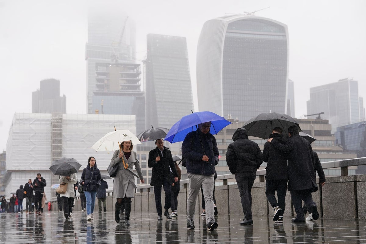 london weather: heavy rain and 50mph winds set to batter capital as storm nelson hits uk
