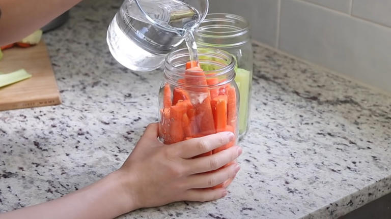 How To Store Baby Carrots To Keep Them Crunchy For Weeks