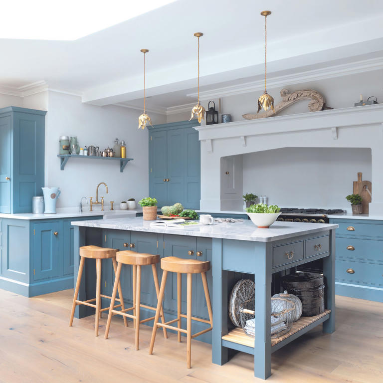 This unused garden room has been transformed into a welcoming family ...