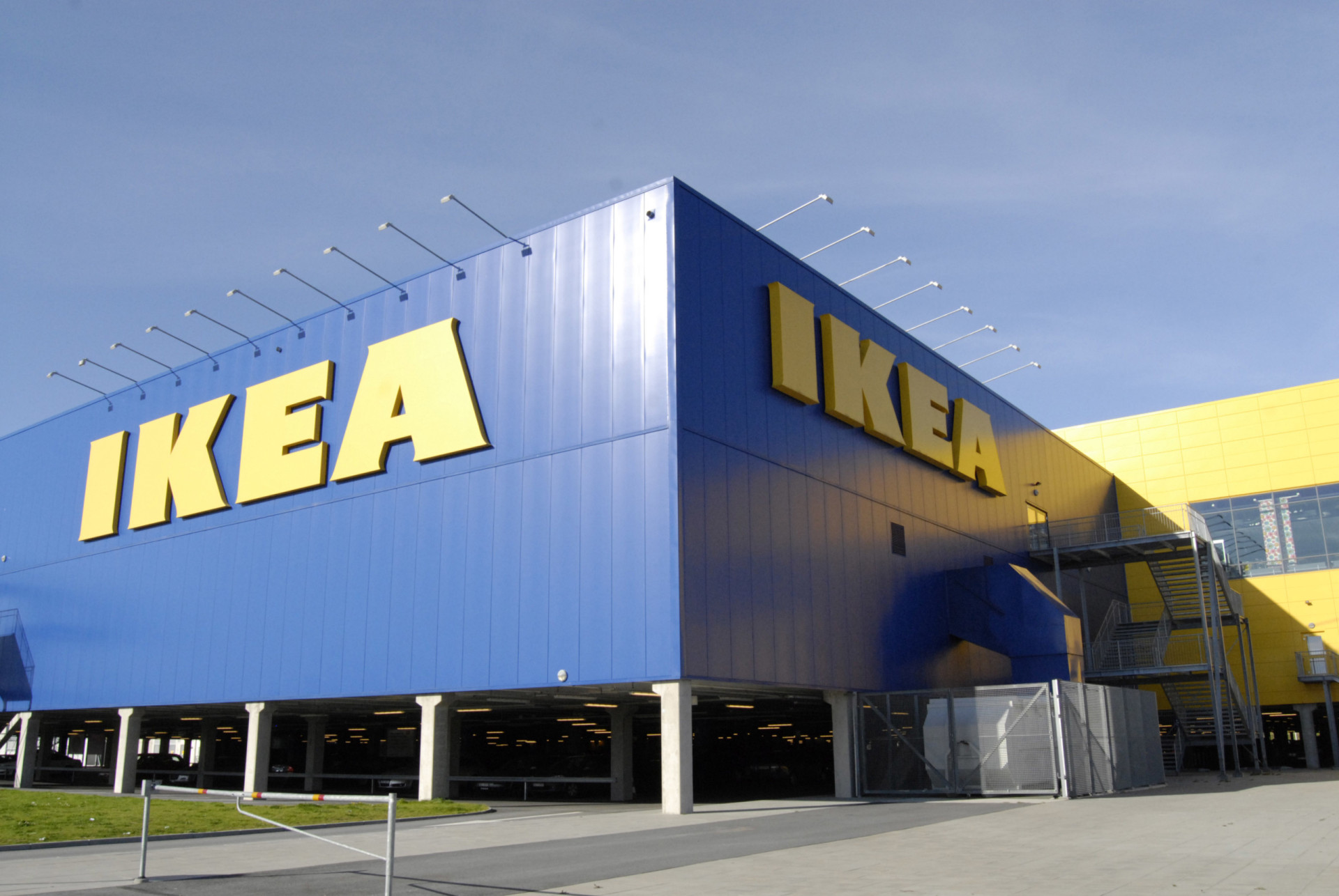 <p><span>Levis and IKEA are </span><span>great examples</span><span> of Everyman brands. They tend to be very generalized and have a strong focus on community and belonging. </span></p><p>You may also like:<a href="https://www.starsinsider.com/n/429391?utm_source=msn.com&utm_medium=display&utm_campaign=referral_description&utm_content=691040en-us"> What happens to your body when you don't sleep enough</a></p>