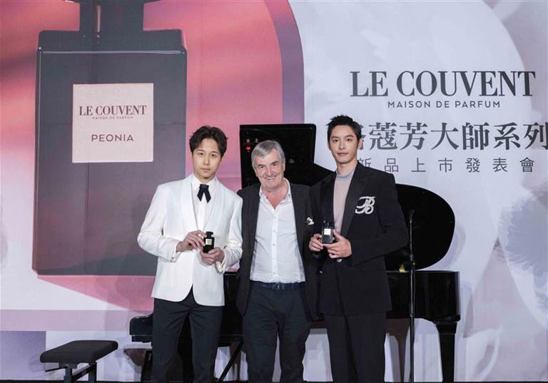 (左起)旅美鋼琴明星Steven Lin林易＆香氛王子曹佑寧。（圖／品牌業者提供）