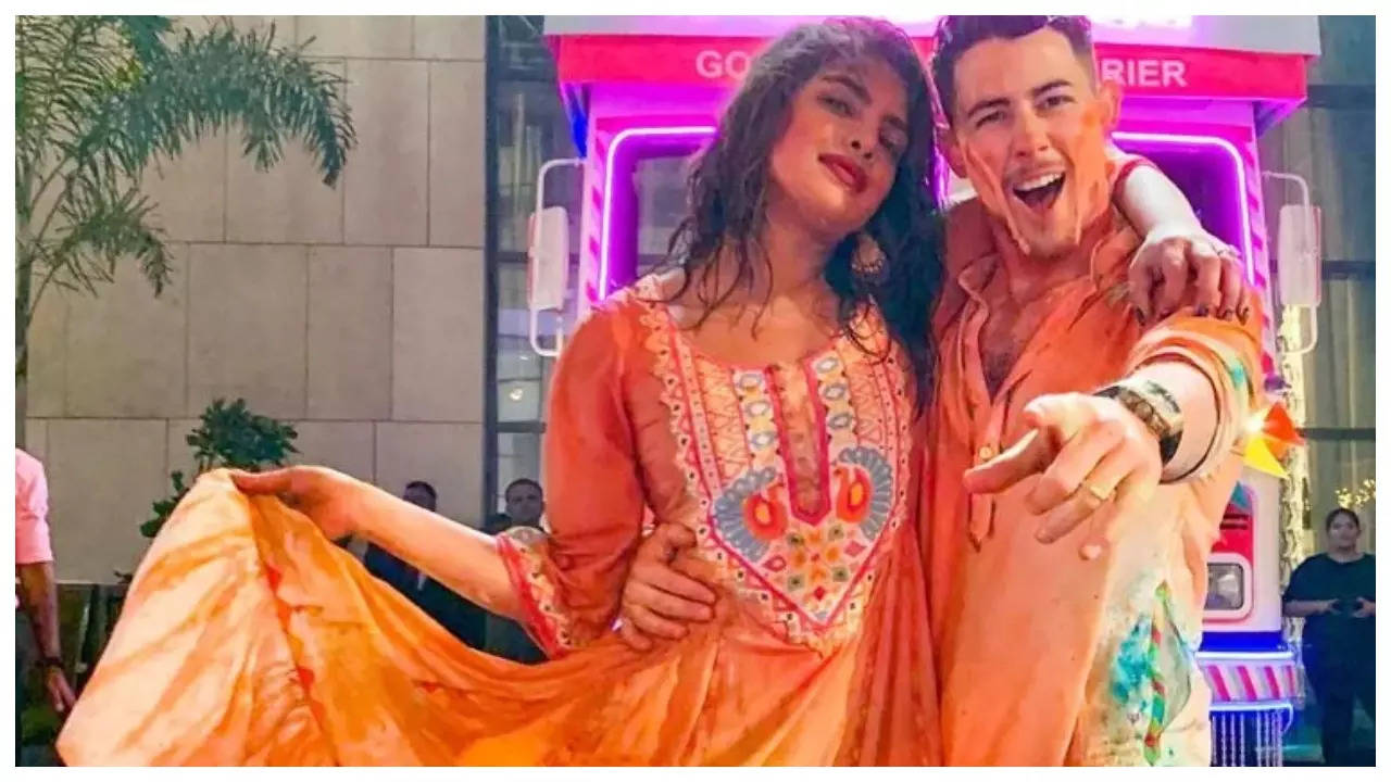 Throwback: When Priyanka Chopra And Nick Jonas Celebrated Holi With ...