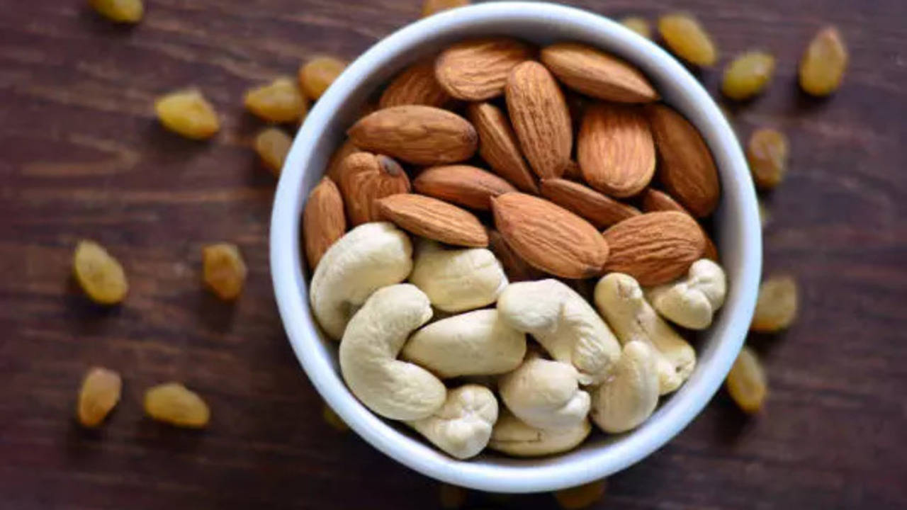 Cashew Or Almond, Which Is Healthier, Better For Weight Loss?