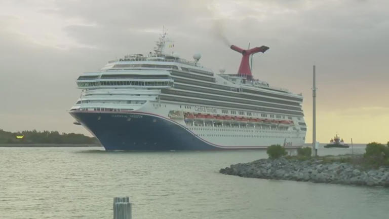 Carnival cruise ship returns to Florida after funnel fire