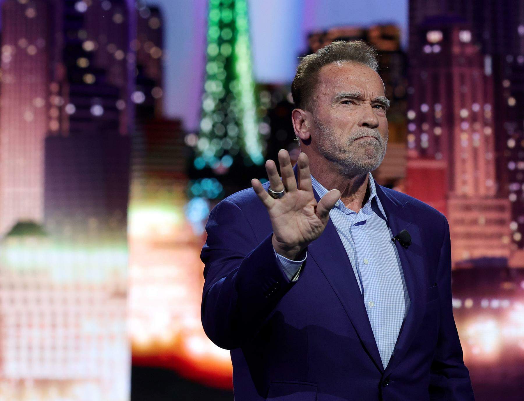 Arnold Schwarzenegger Wurde Ein Herzschrittmacher Eingesetzt